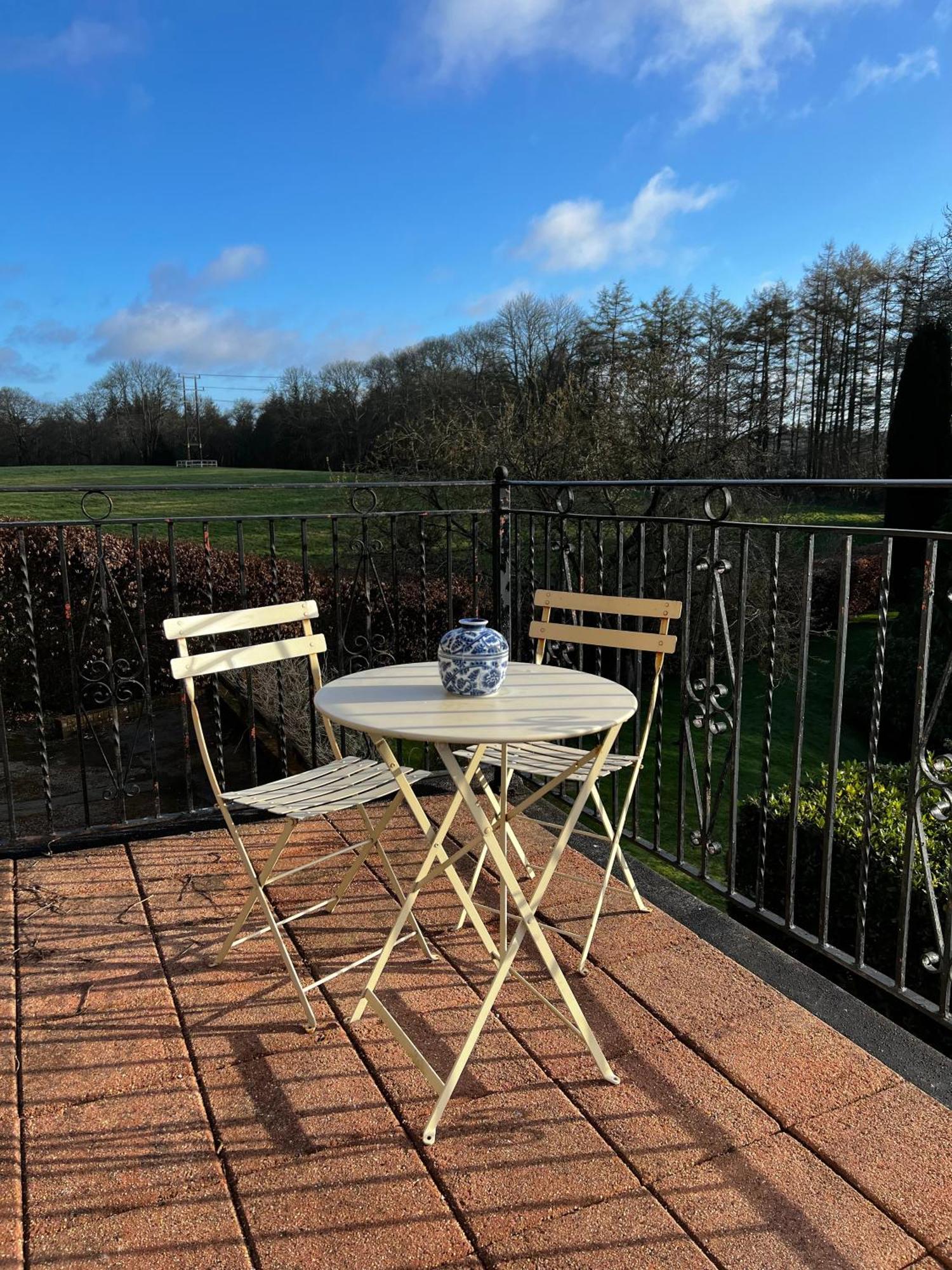 Hilltop Walkers Paradise With A View, Sleeps 10 Holiday home *