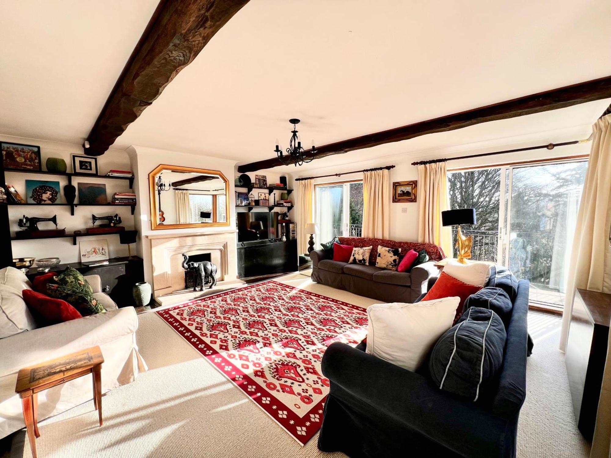 Hilltop Walkers Paradise With A View, Sleeps 10 Holiday home *