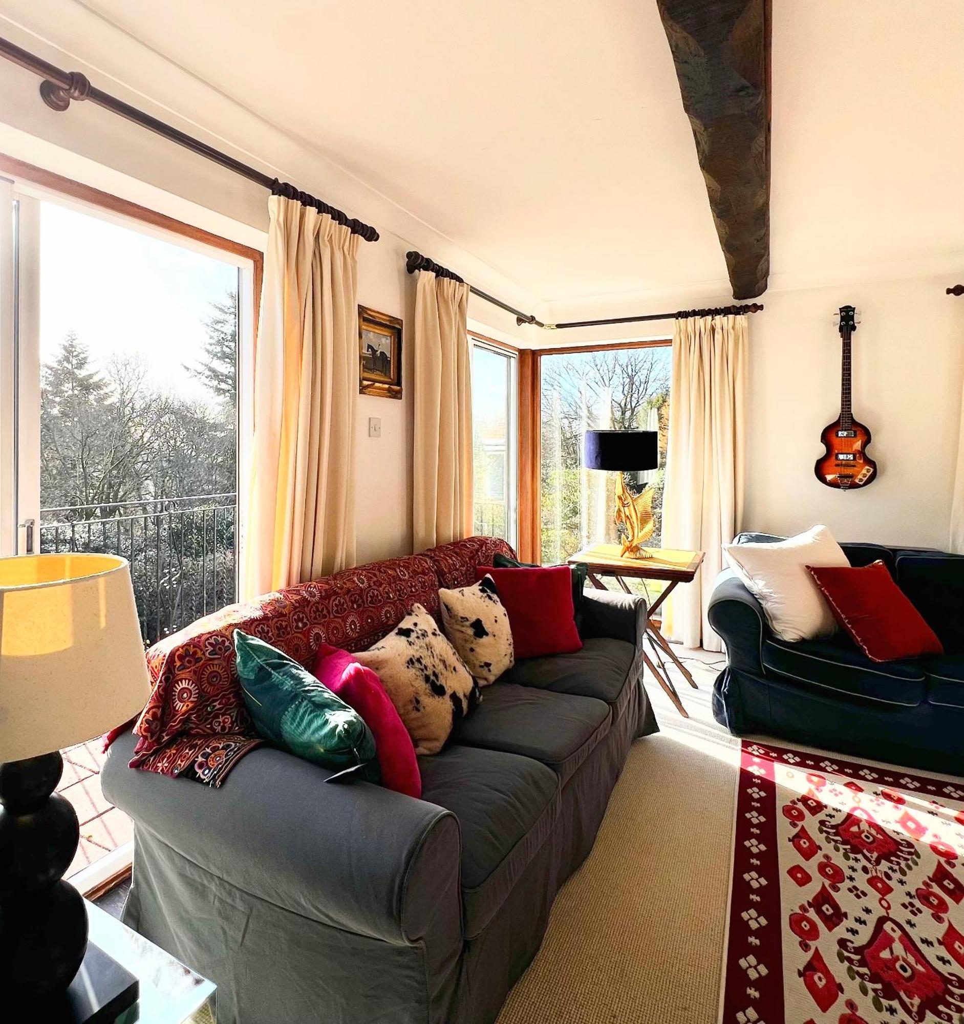 Hilltop Walkers Paradise With A View, Sleeps 10 Holiday home *